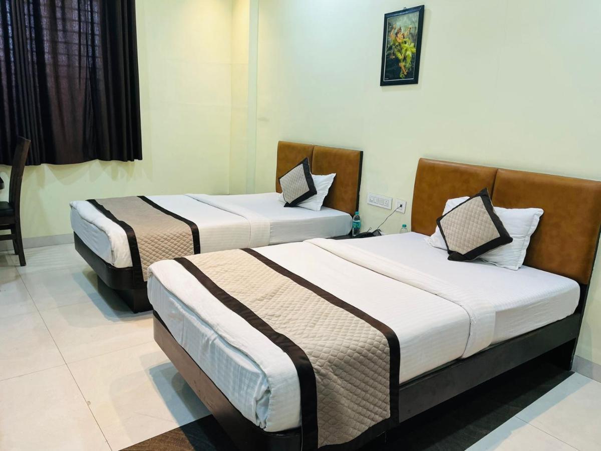 Jmc Hotel Lavish Akolia Екстериор снимка