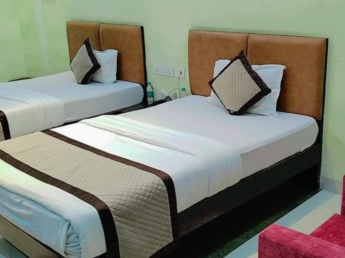 Jmc Hotel Lavish Akolia Екстериор снимка