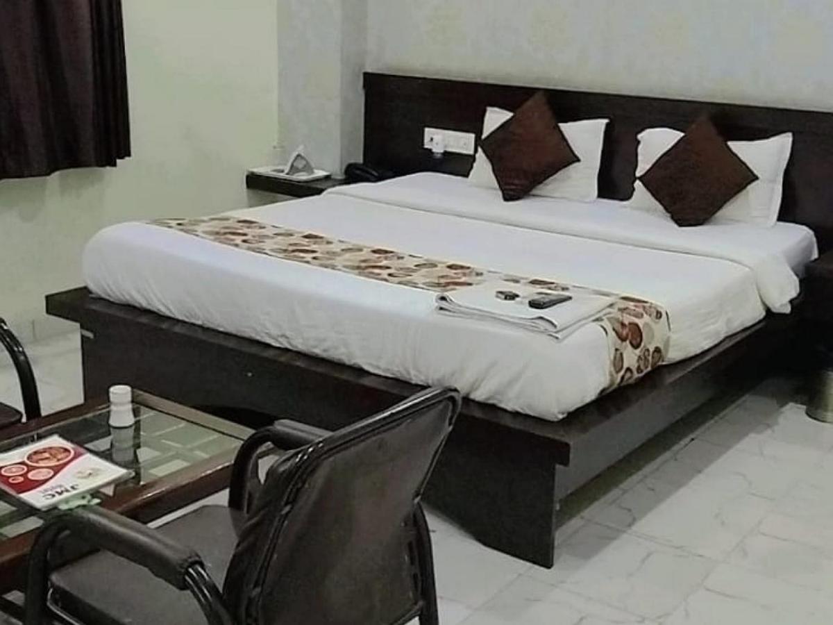 Jmc Hotel Lavish Akolia Екстериор снимка