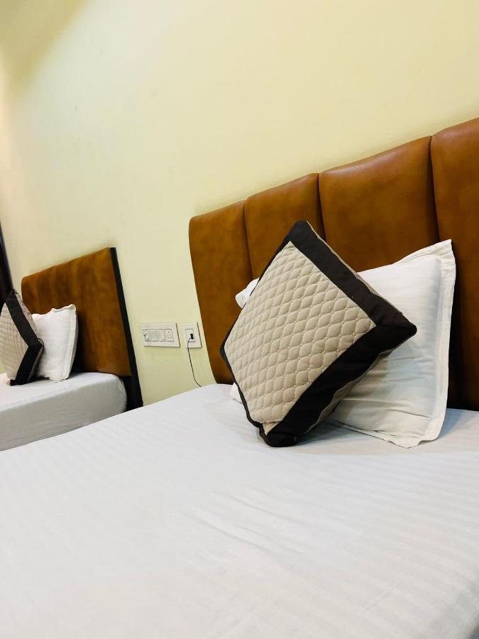 Jmc Hotel Lavish Akolia Екстериор снимка