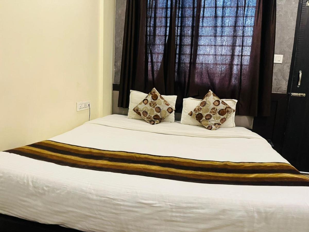 Jmc Hotel Lavish Akolia Екстериор снимка