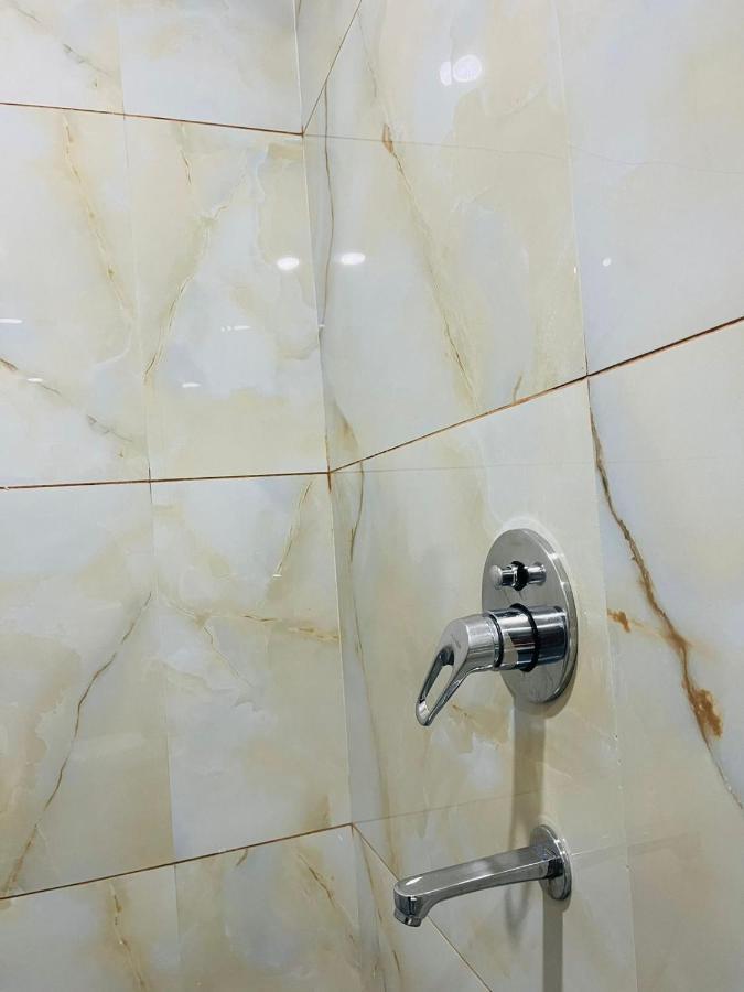 Jmc Hotel Lavish Akolia Екстериор снимка