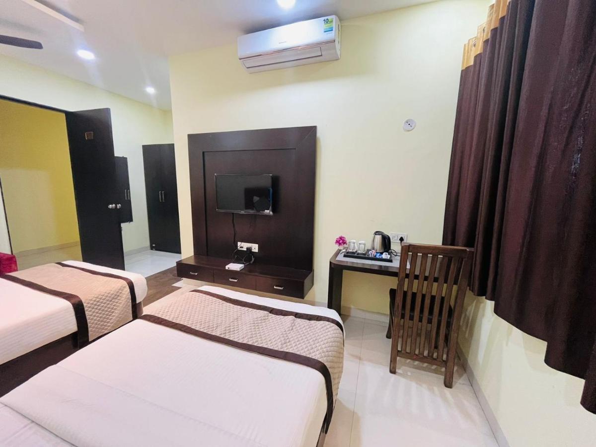 Jmc Hotel Lavish Akolia Екстериор снимка